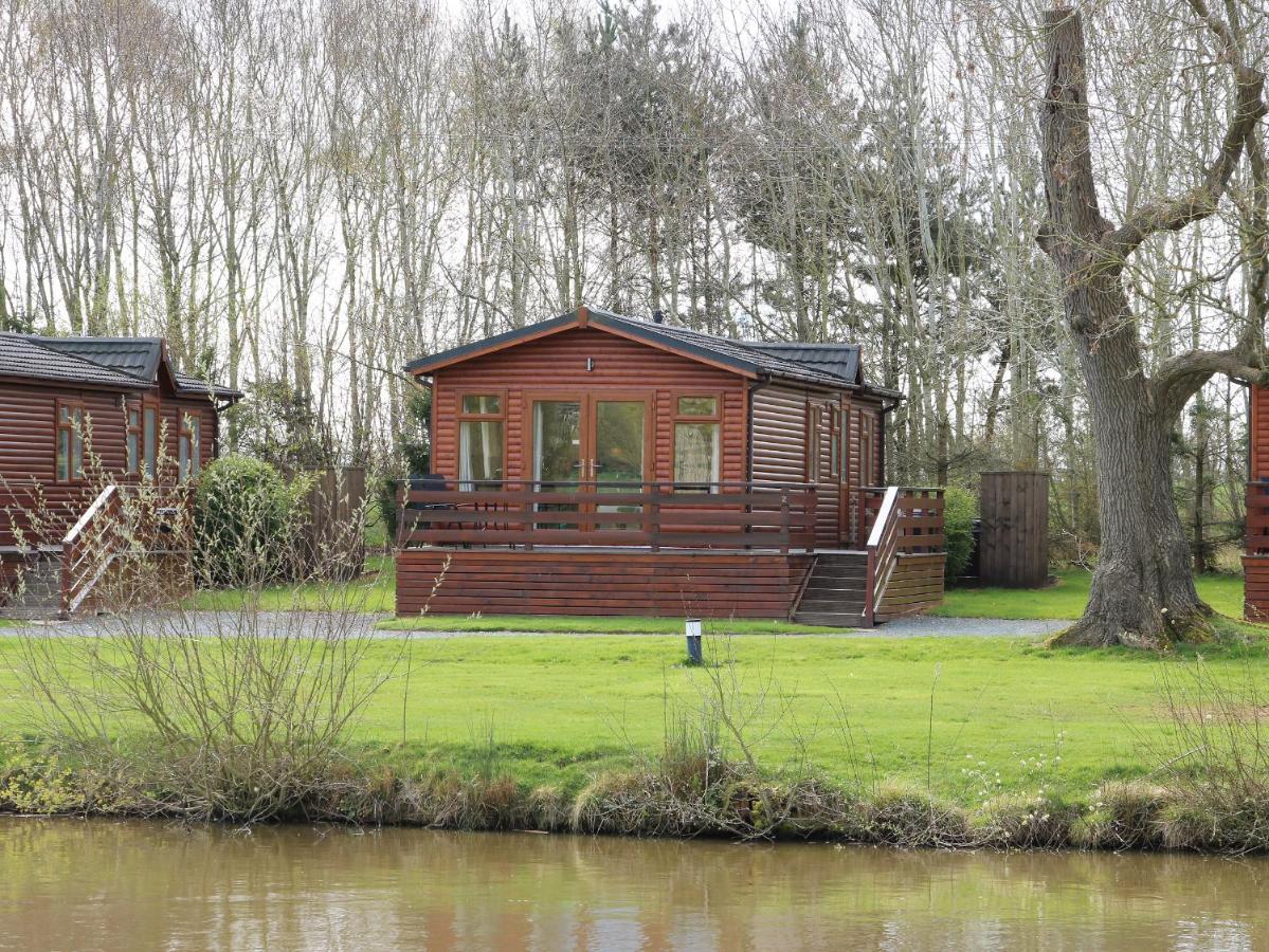 Oak Lodge Hadnall Exterior foto